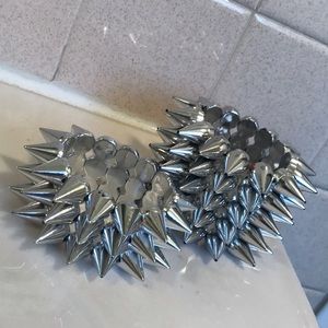 Accessories bracelets